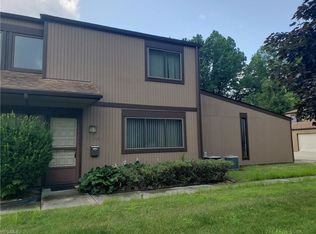 26647 Lake Of The Falls Blvd, Olmsted Falls, OH 44138