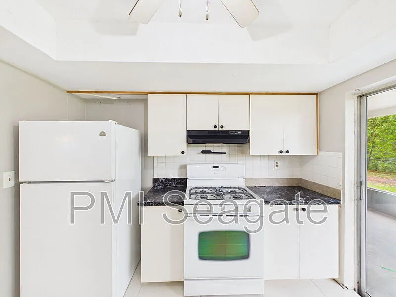 2 bed, 2.0 bath, 1289 sqft, $2,600 — Photo 4