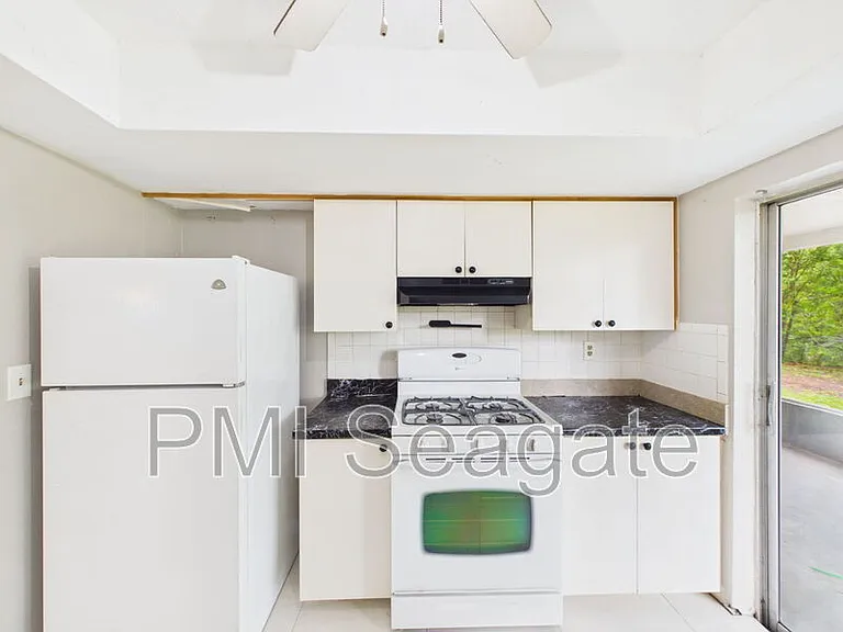 7620 NW 21st St — Photo 5