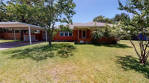 806 Gilchrist Ave Photo 1