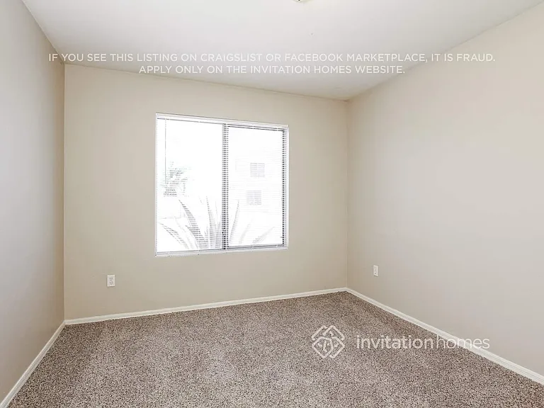 10307 W Denton Ln — Photo 11