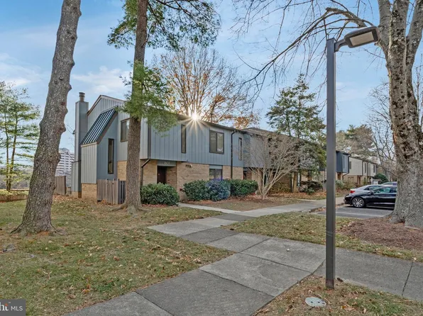 1801 Ivy Oak Sq #65, Reston, VA 20190