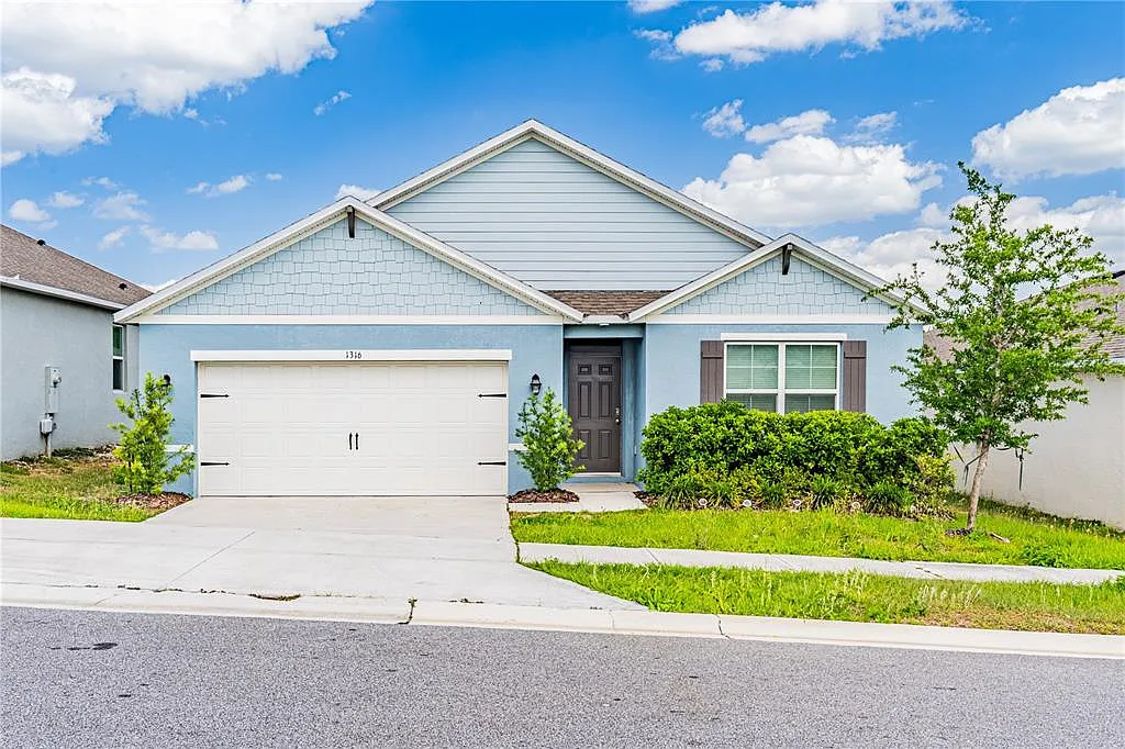 4 bed, 2.0 bath, 1867 sqft, $2,250 — Photo 2