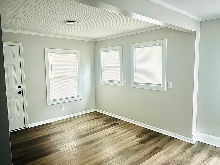 415 Louise Ave — Photo 4