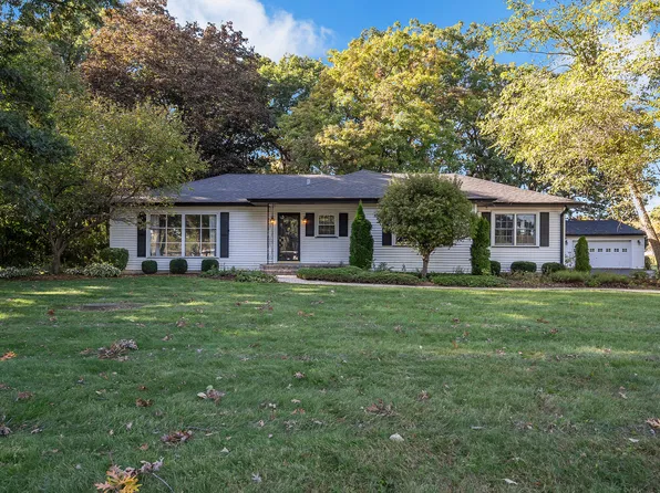 8S136 Granart Rd, Big Rock, IL 60511