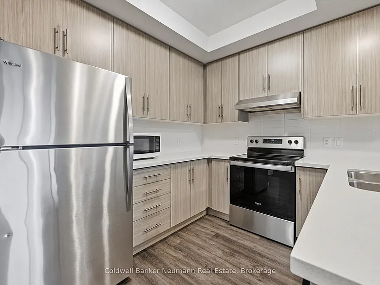 30 Hamilton St S #601 — Photo 9