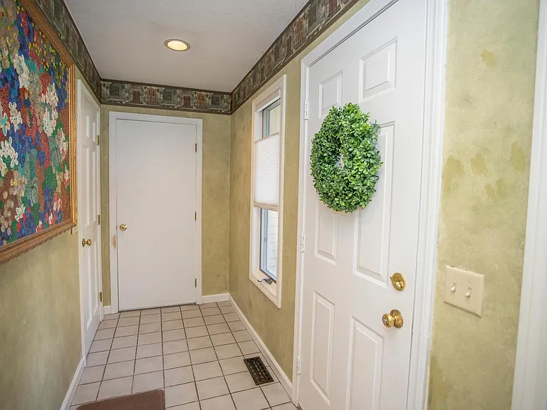 115 Ayers Point Rd — Photo 16