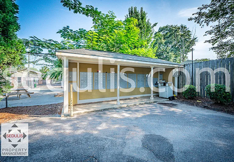 801 Temple Rd #A — Photo 35