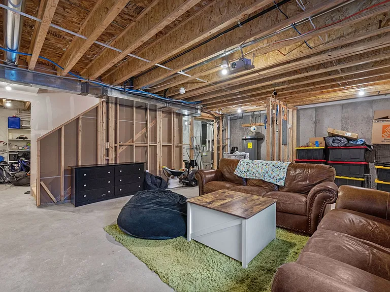 988 W Broadleaf Dr — Photo 24