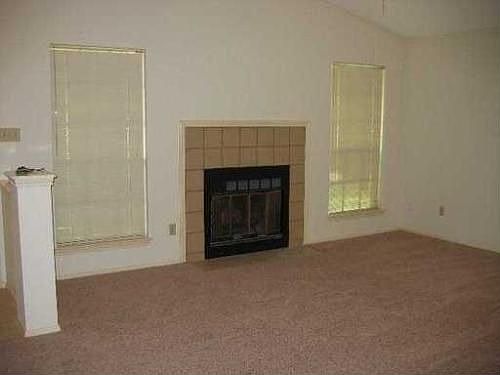 3rd image of 824 Russet Valley Dr