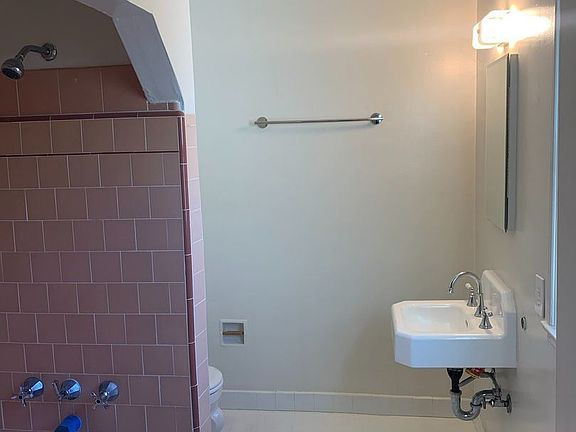 5th image of 2305 Yale St #2