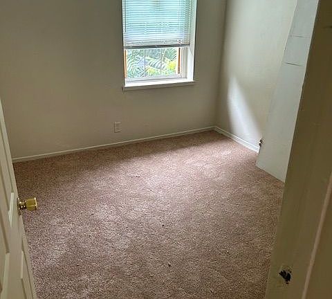 5th image of 1344 W 6th St