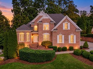 4901 Preston Park Dr, Kingsport, TN 37664