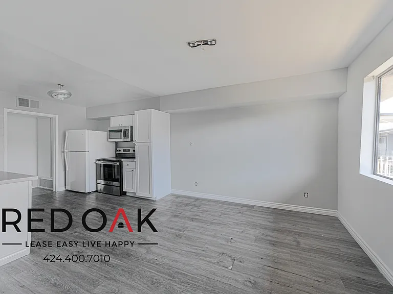 10741 Moorpark St #30 — Photo 6
