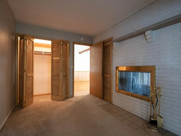 Master Bed Room sitting/changing room