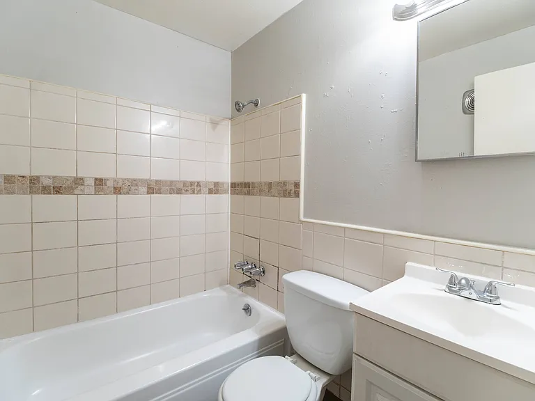 1415 Kingston St — Photo 11