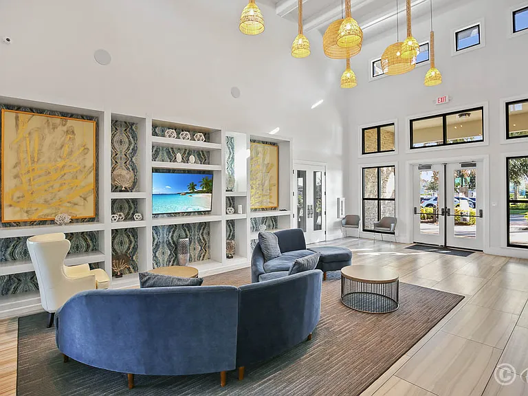 7325 Parkshore Dr — Photo 32