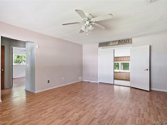3rd image of 706 Mayflower Ave