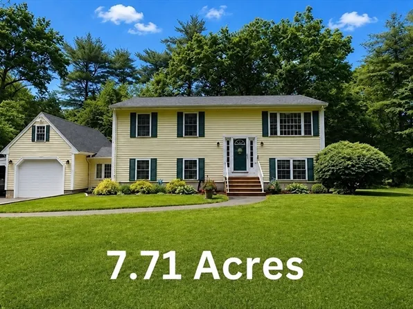 233 Tispaquin St, Middleboro, MA 02346