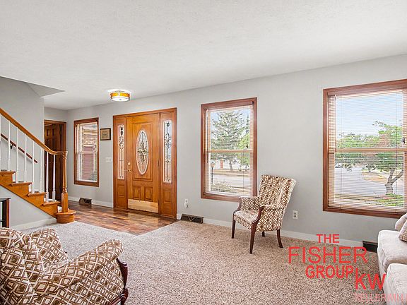 3rd image of 5434 Discovery Dr SE