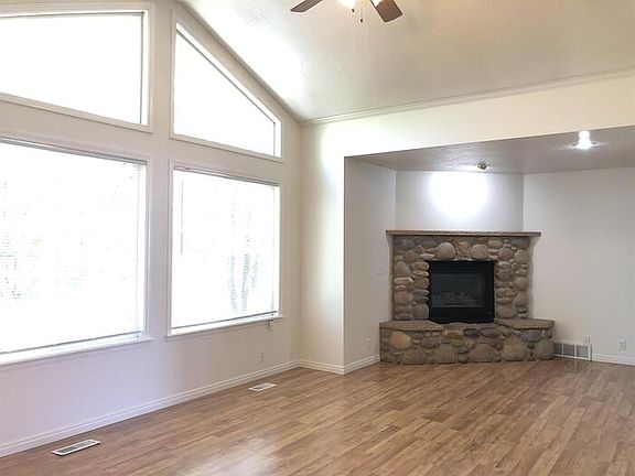 5th image of 1638 E Fort Union Blvd