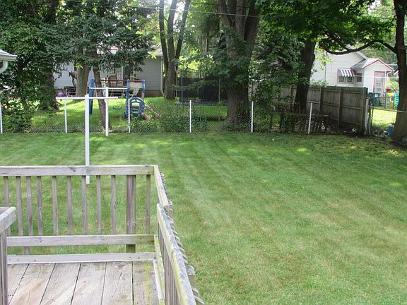 5th image of 411 Sturgis St