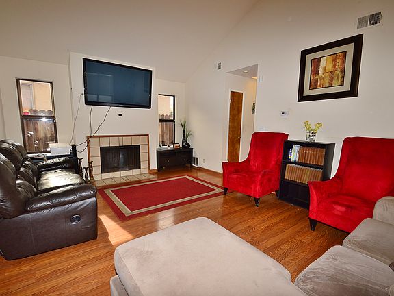 2nd image of 619 Wilson Ave