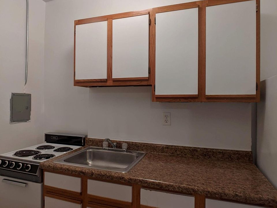 1st image of 3345 N Marshfield Ave #409A