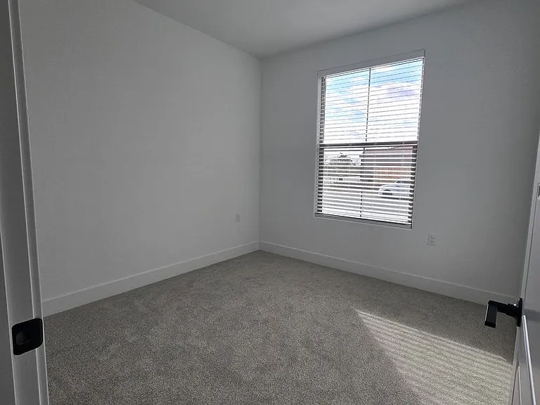 1455 N Frontier St — Photo 11
