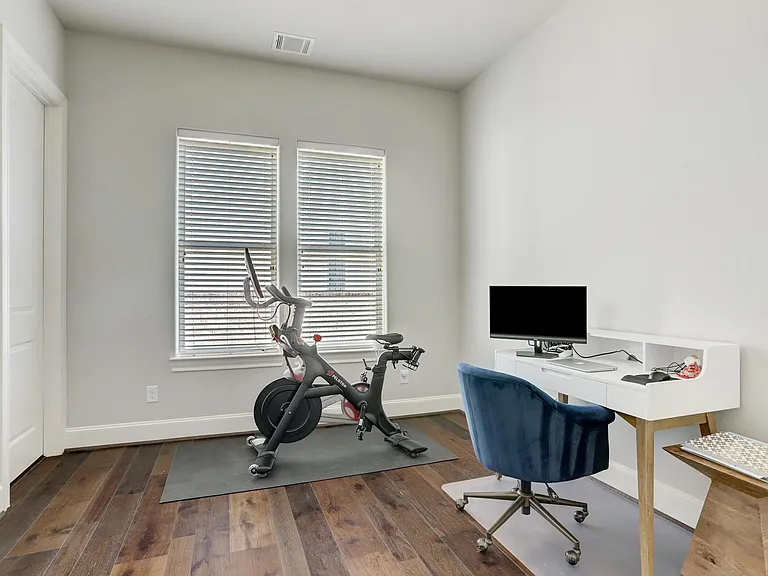 3913 Austin St — Photo 12