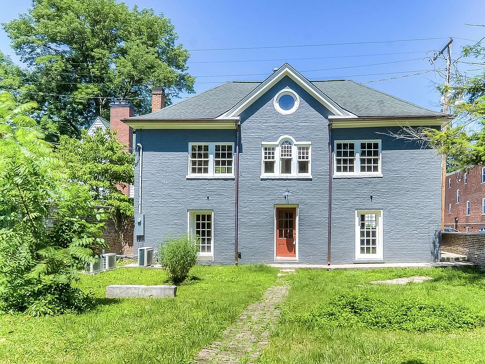 1st image of 2 Petticoat Ln