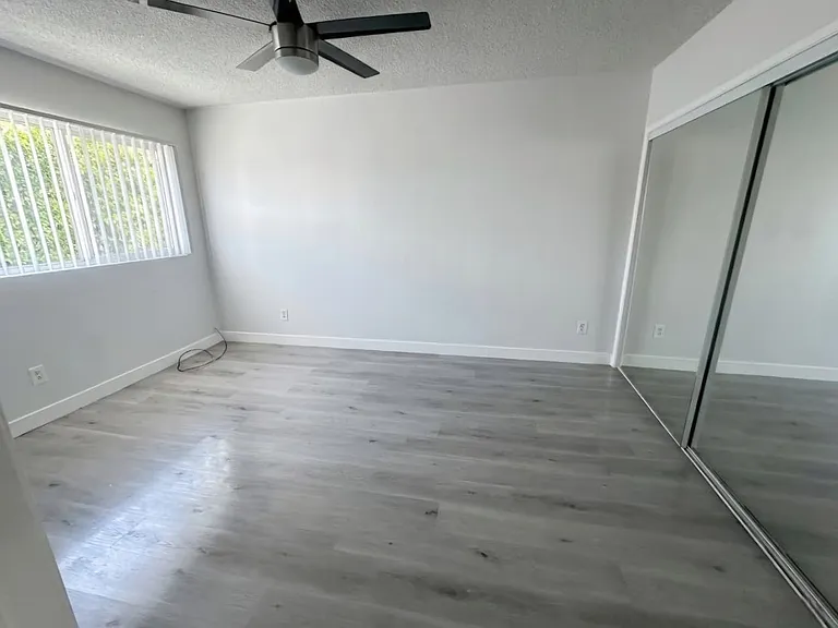 4060 Stevely Ave #19 — Photo 12