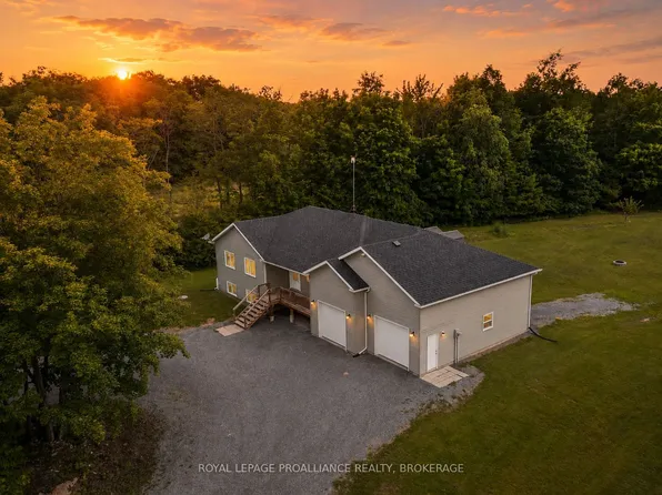 2800 Desert Lake Rd, South Frontenac, ON K0H 2W0