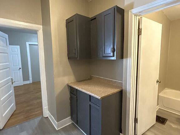 3rd image of 953 Catalpa St #1