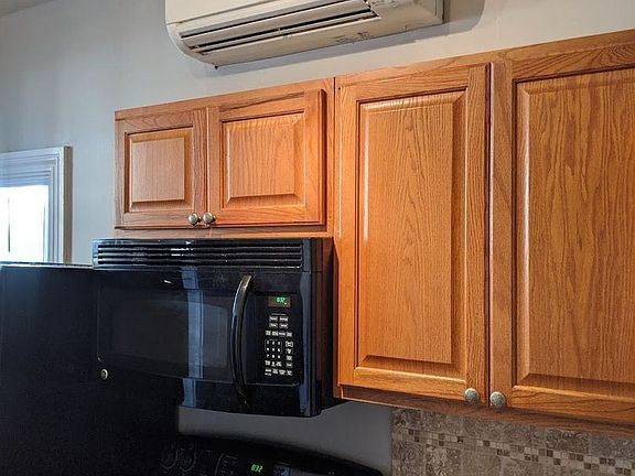 2nd image of 1017 Green St #9017019