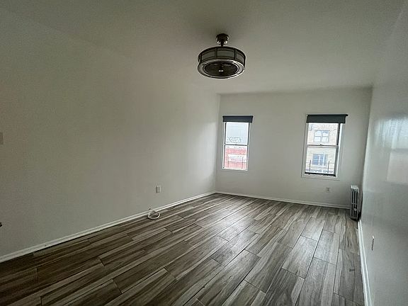 4th image of 664 Washington Ave APT 2