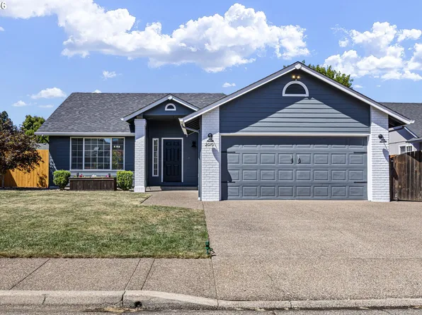 2070 Clark Ave, Cottage Grove, OR 97424