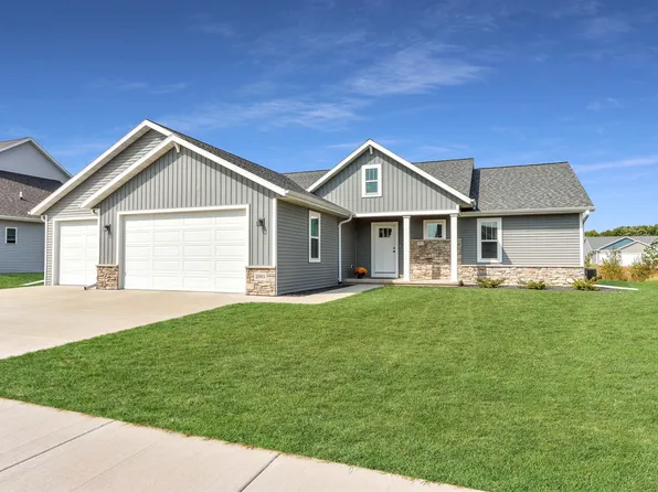 2985 E Bluetopaz Dr, Appleton, WI 54913