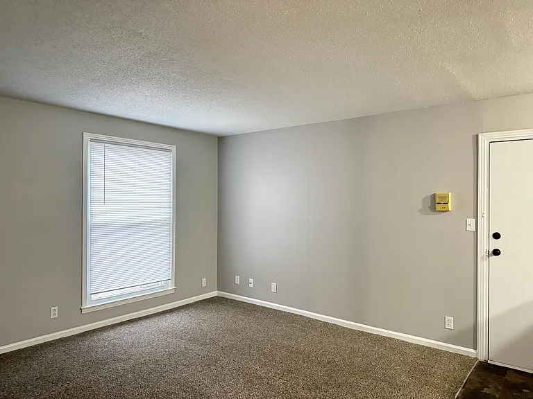526 Main St #2 — Photo 4