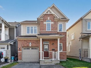 343 Autumnfield St, Ottawa, ON K2M 0J6