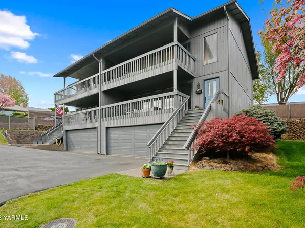 21 Burning Tree Dr, Yakima, WA 98902