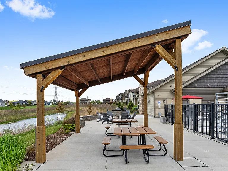 High Bluff Outdoor Lounge