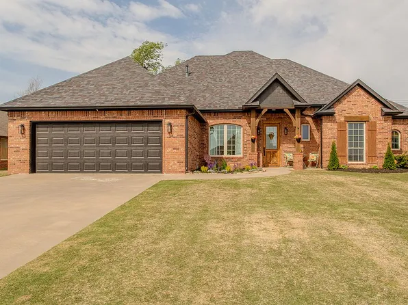 2120 Day Break Ln, Enid, OK 73703