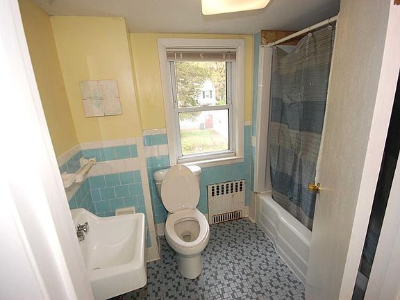 5th image of 50 Top Hill Ave