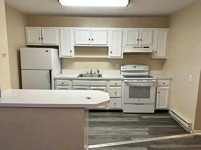 7 1/2 Marvin St #11 — Photo 4