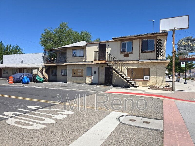 1st image of 140 Victorian Ave #6