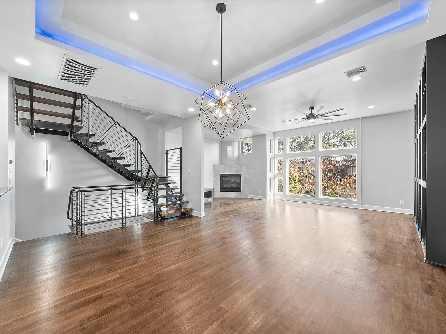 3 bed, 3.5 bath, $4,300 — Photo 4