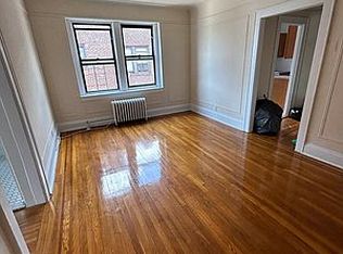 94-30 210th St #4D, Queens Village, NY 11428