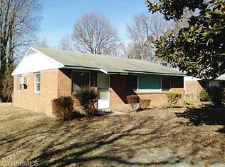 2206 Willow Rd, Greensboro, NC 27406