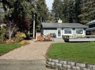960 E Treasure Island Dr, Allyn, WA 98524